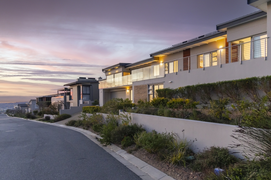 4 Bedroom Property for Sale in Dennegeur Western Cape